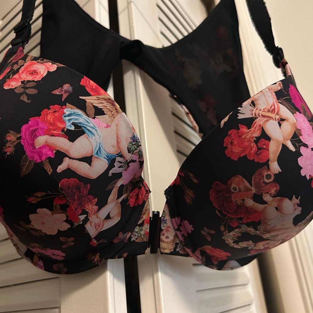 Chic Angel Print Black Bra